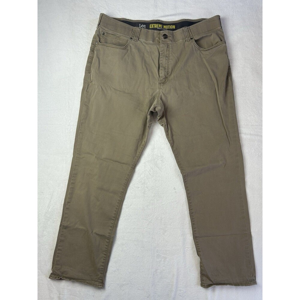 Lee Men's 44x32 Straight Relaxed Taper Extreme Motion Stretch Tan Khaki Pants